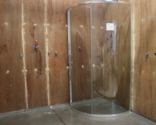 Shower enclosure test ben